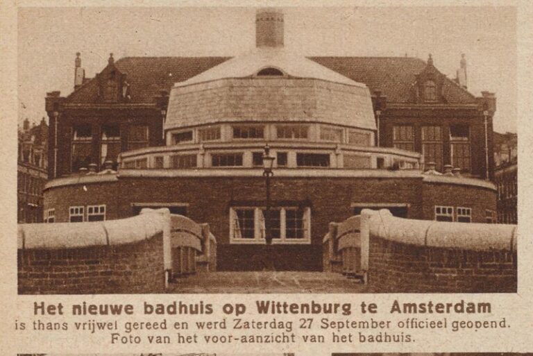 The Bath house on de wittenburghoofd 1924